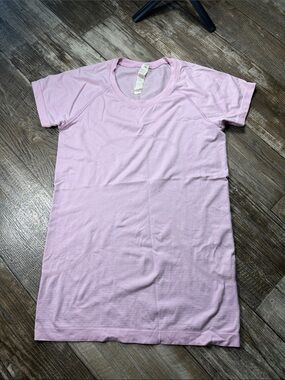 Lululemon Swiftly Tech Size 8 Hip length